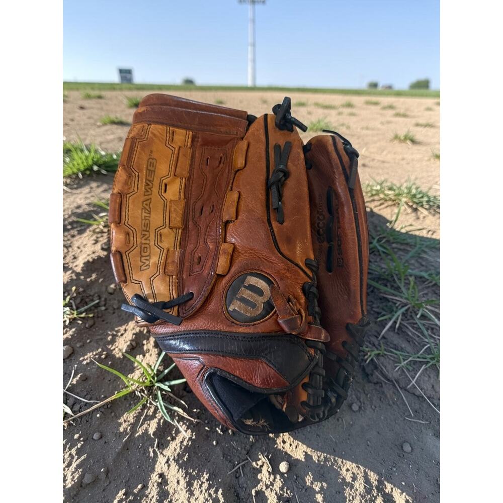 Wilson A800 ECO Monstaweb Softball Glove RHT ECCO Leather